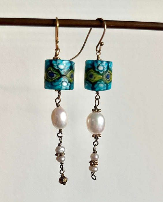 Earrings with Murano tradebead and freshwater pearls