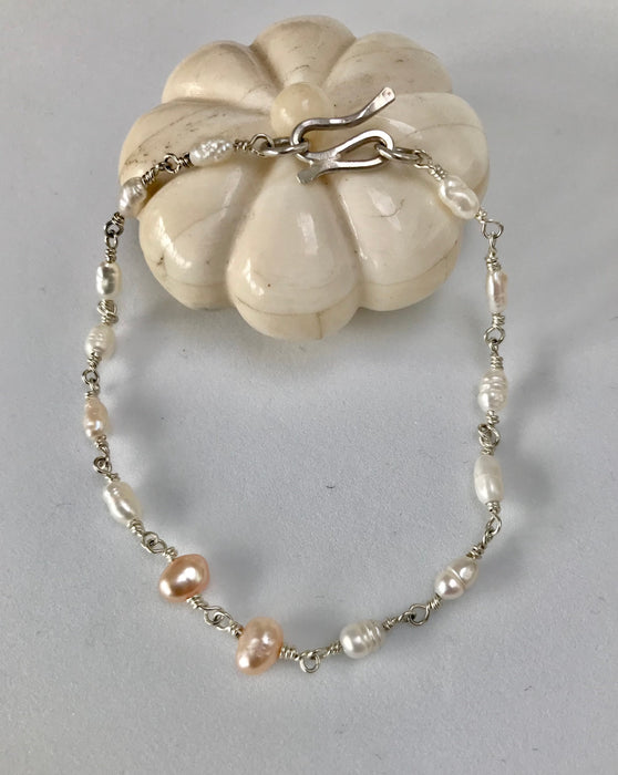 Handmade sterling silver bracelet with freshwater pearls